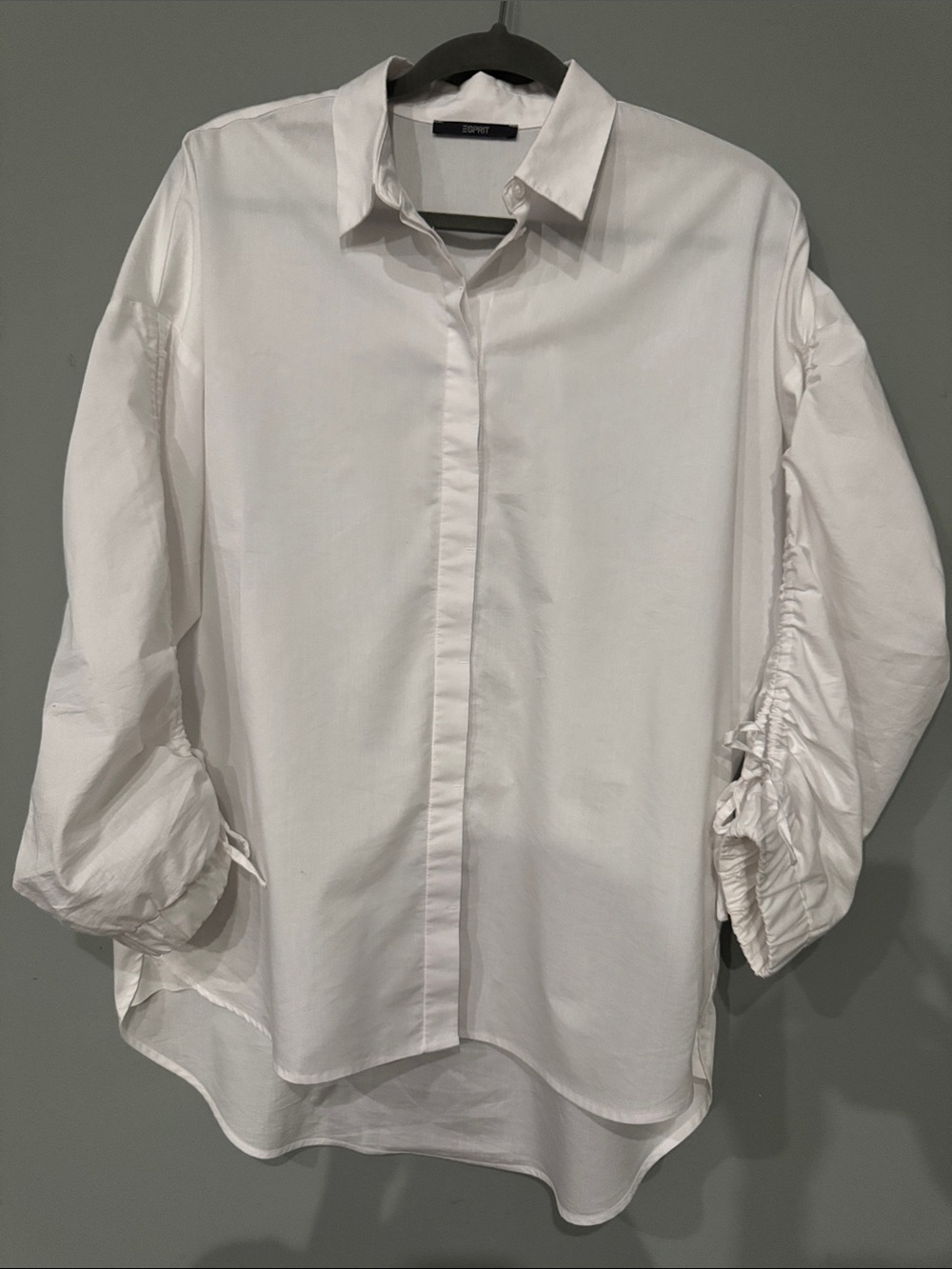 Esprit White Casual Button-Down Shirt with Gathered Sleeve Detail